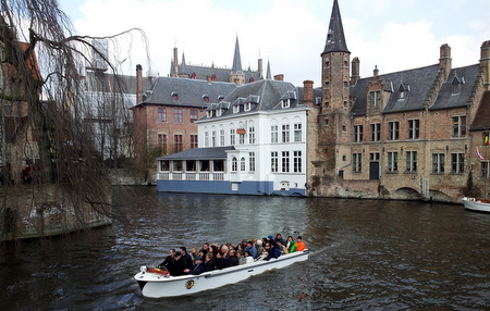 Båttur på kanalen i Brugge