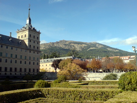 El Escorial med Monte Abanto i bakgrunnen