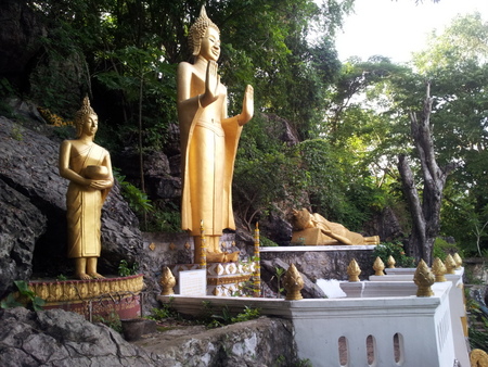 Buddhastatuer i Luang Prabang