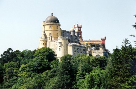 Palacio Nacional da Pena sett fra Parque da Pena