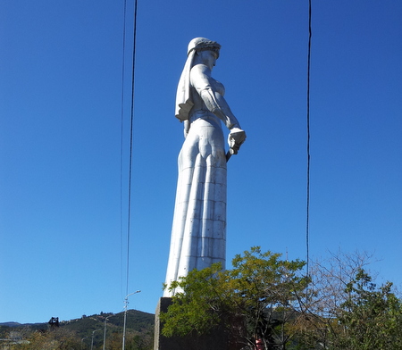 Mor Georgia statuen